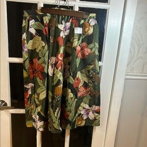 B52.    Floral Green Midi Skirt - Versatile Summer Style
